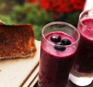 Triple Berry Smoothies - The Fresh Fridge